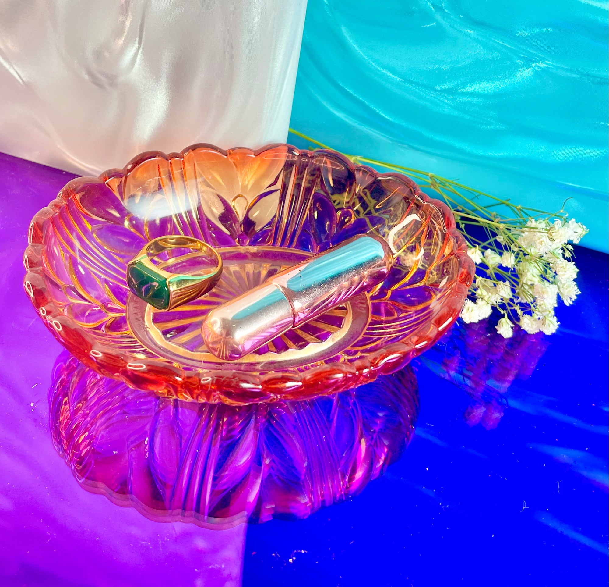 Gradient Red Glass Ring Dish